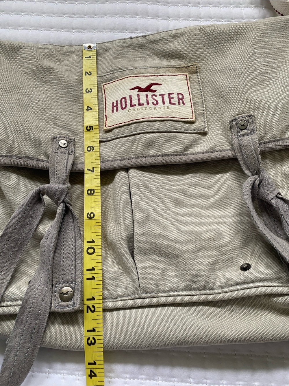 Hollister Vintage YK2 Neutral Grey Canvas Messenger Bag with Adjustable Strap - Picture 6 of 16
